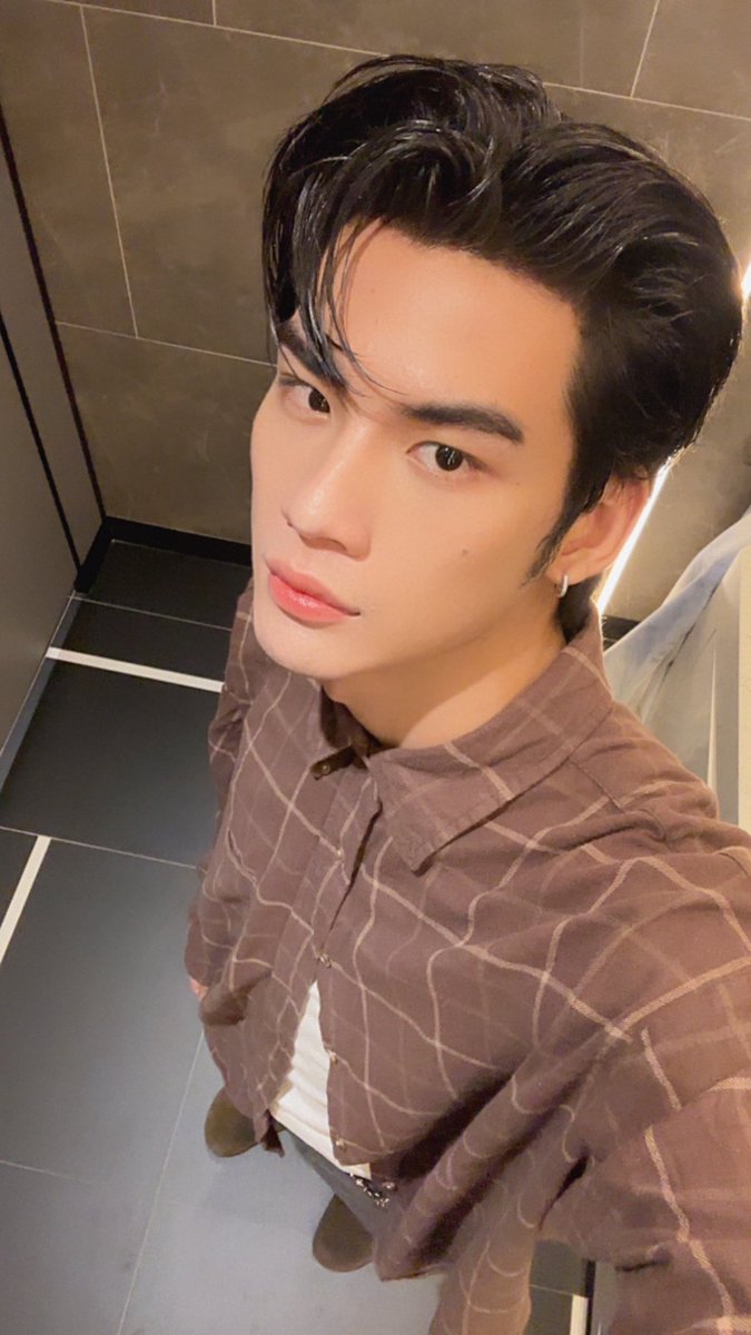 ขอบคุณทุกคนเลยนะค้าบ นี่เป็นบัสกิ้งครั้งเเรกของนอร์ทเลย คนมาหากันเยอะมากกก ดีใจและตื่นเต้นมากที่ได้เจอทุกคนนะค้าบบ ไว้มาเจอกันใหม่เลื่อนๆน้าาาาา

DUANG BUSKING WITH YOU
#BuskingDuangWithYou
#JaoNorth