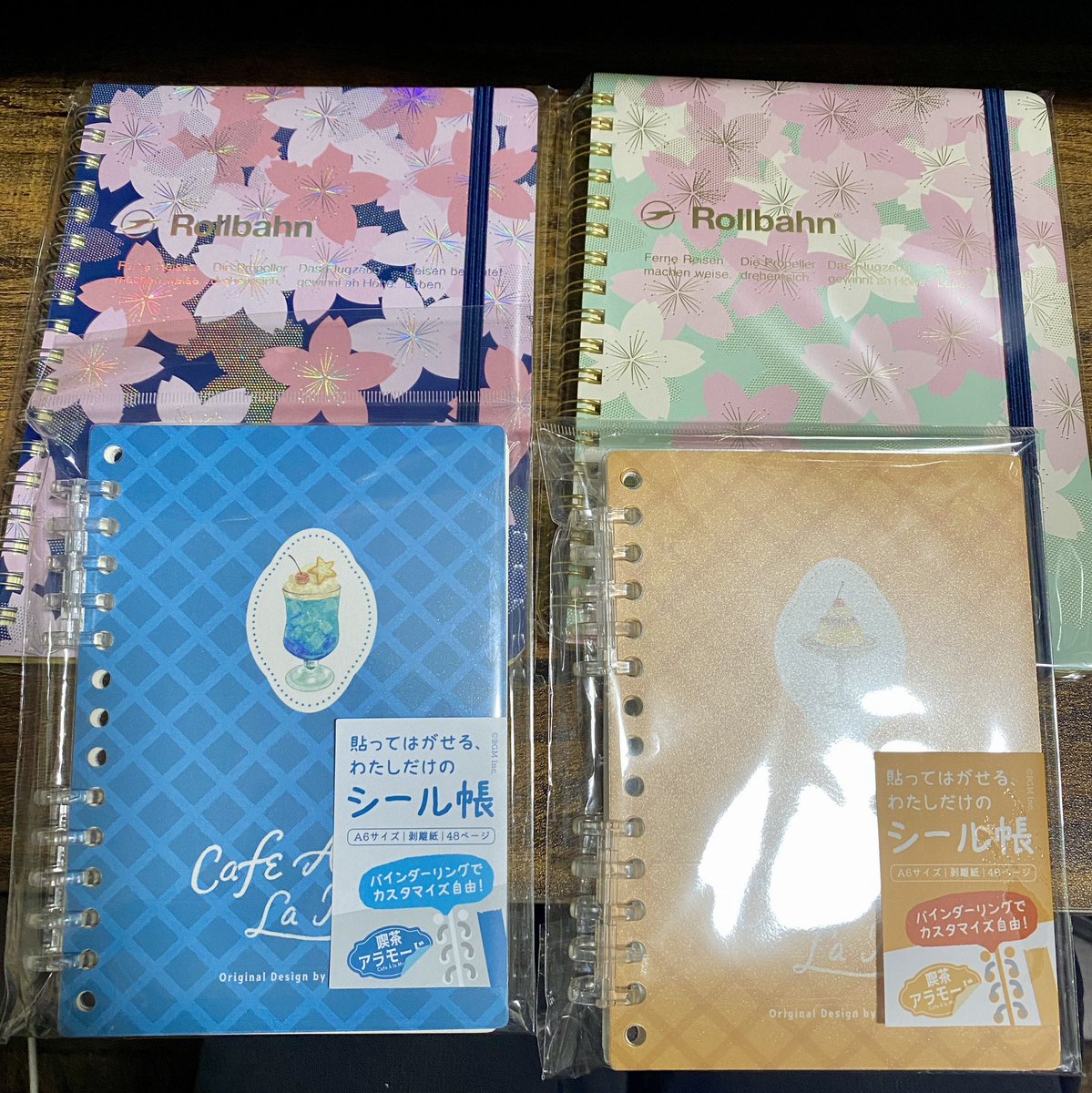 ノートとシール帳買った☺️
春だ…✨