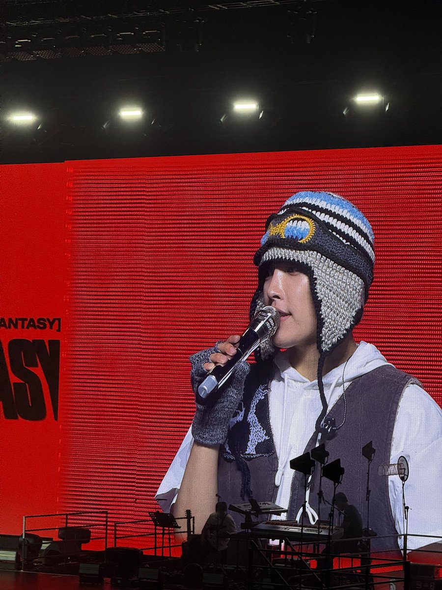 260222] KIM HONGJOONG concert in Singapore NEWBERRY KNITTING Deer