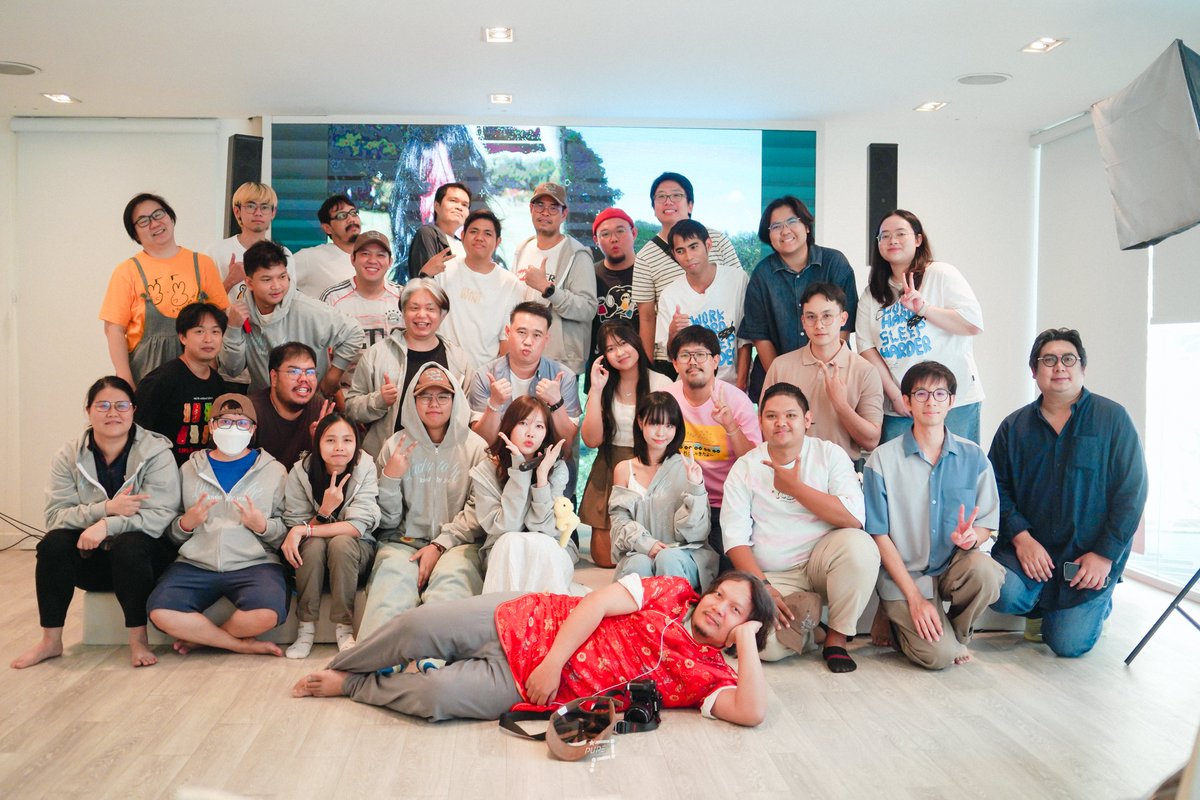 pupe_fc's tweet photo. ขอบคุณเปเป้ที่จัดงานนี้ขึ้นมา 🥳
ขอขอบคุณทุกคนที่มาหาเปเป้ในวันนี้ ที่มาเจอน้องใน VDO online fansign และทุกๆคนที่อุดหนุนและสนับสนุนน้องในครั้งนี้ครับ🙏
เปเป้ และทุกๆคนก็น่าจะมีรอยยิ้มและเสียงหัวเราะกลับบ้านไปเหมือนกัน ถ้าน้องจัดงานอีก มาเจอกันใหม่นะทุกคน😁
.
#PUPÉJiradapa 
#PUPÉFansign2026 
@sleepypupezzz