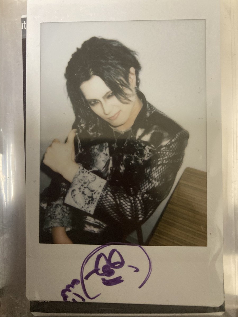 初めてちゃんとサイトで予約して買ったチェキがこちらです🐶 XANVALA初