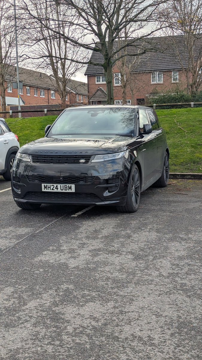 Bryn (°'~'°) tweet media