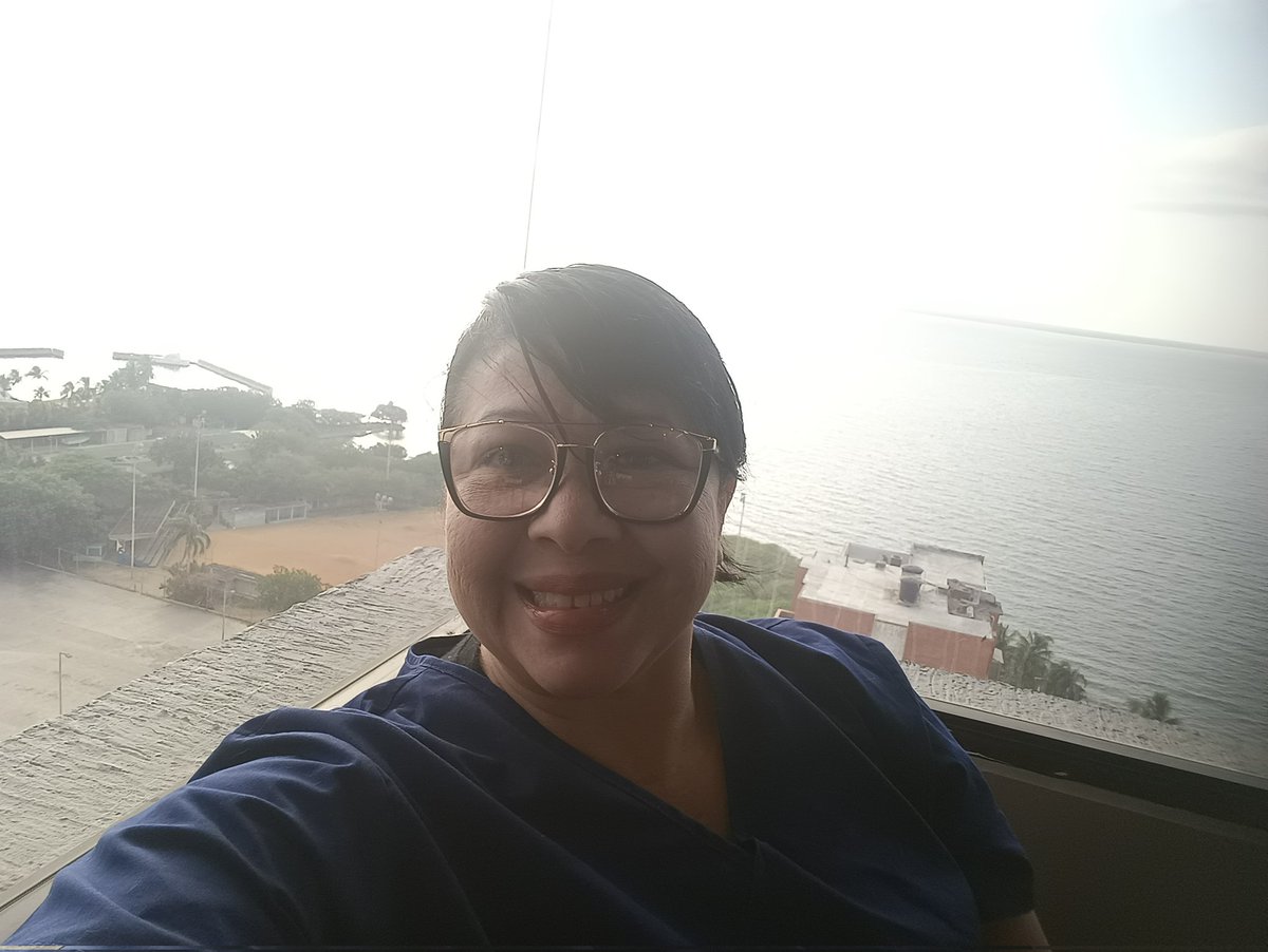 Feliz Domingo con café...
Hoy me toca trabajar y con gusto!
Mientras tomo café con vista al Lago de Maracaibo!
