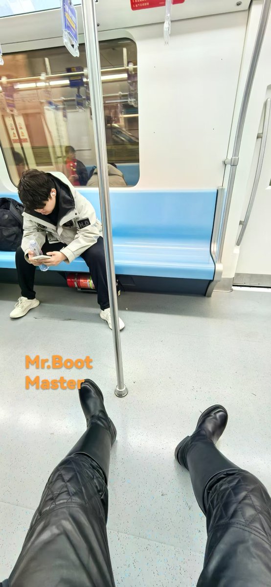 Mr. Boot Master tweet media