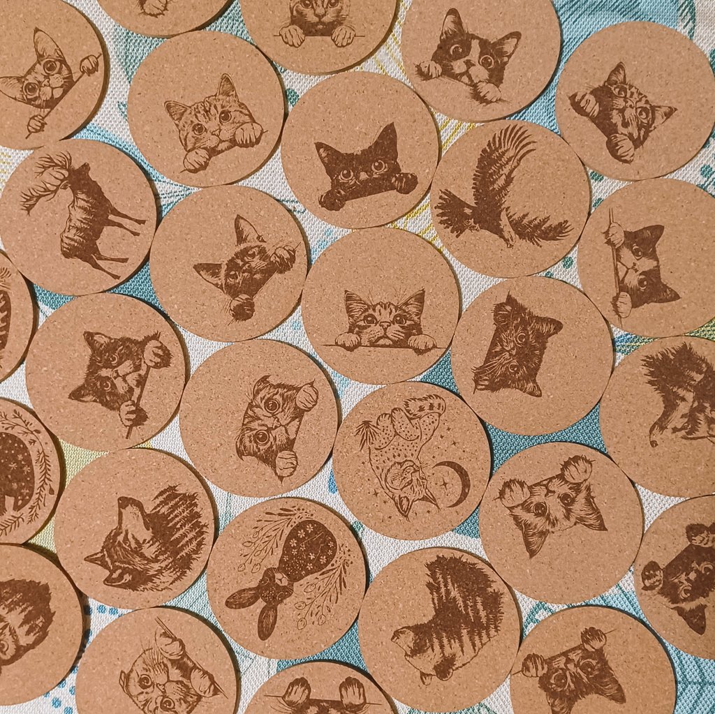 sirokamone's tweet photo. ヒノキでも作ってみたけど
コルクの方が綺麗に彫刻できるっぽい

次はわんこ作ろー

コースター
コースター
コースター！！！！！ https://t.co/tvAgcGPWKn