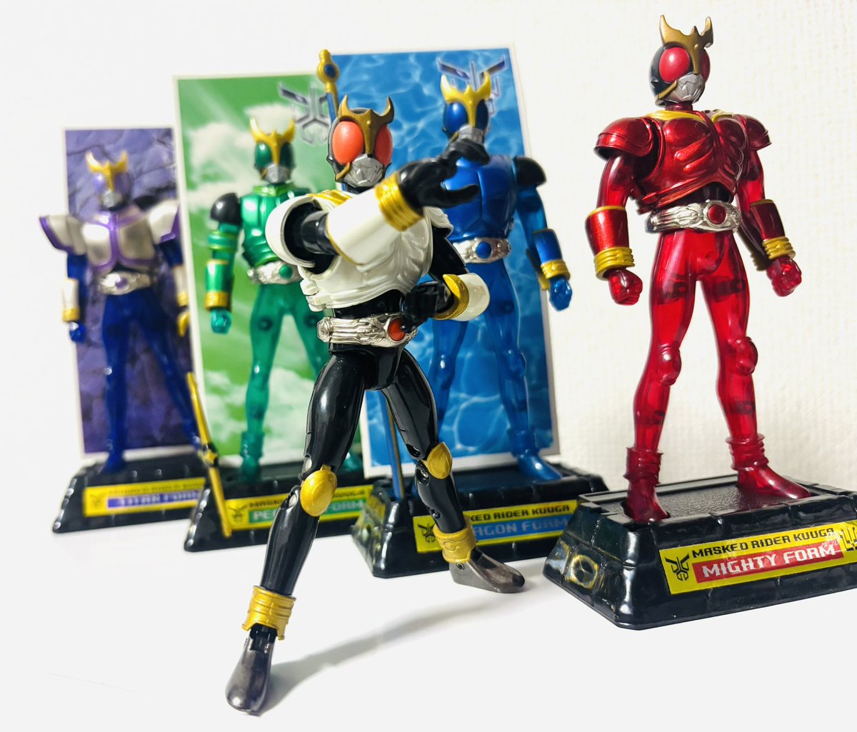 本日出先にてたまたま安くゲットできた装着変身仮面ライダークウガ