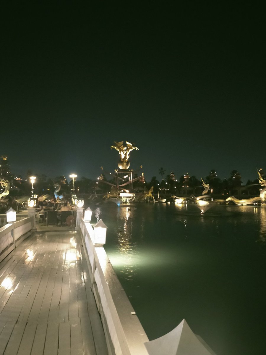 #タイで息子と珍道中
コッラッタースワンナプームで
タイでの最終日のディナー🍴タイム