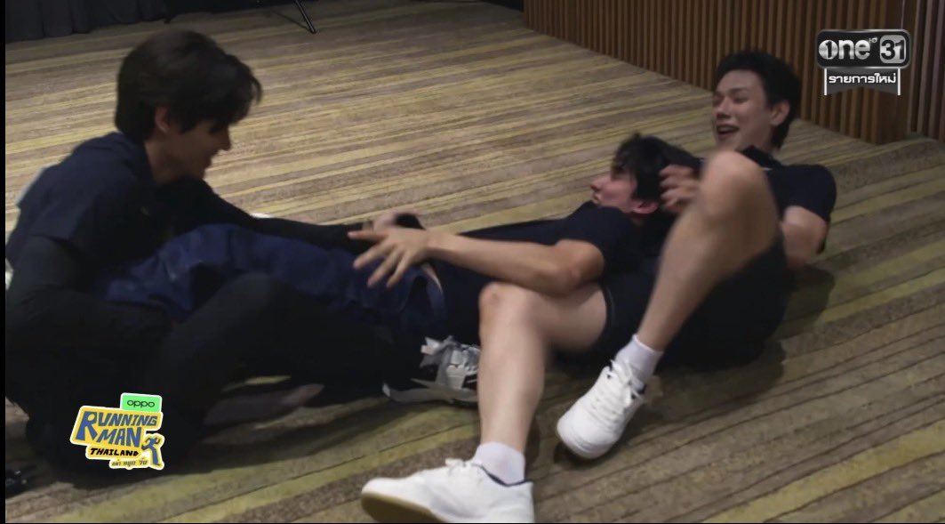 แม่งโหดดว่ะ3คนนี้5555555

#RunningManTHEP1 #jeffsatur #ต้าอู๋ #เตตะวัน