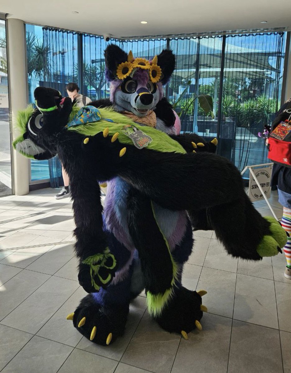 Zeke 🔜 FURDU tweet media