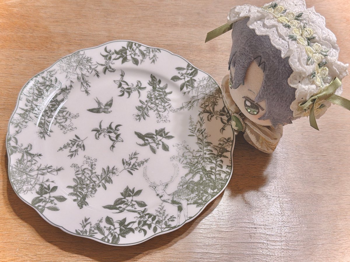 そういえば今日ふと入ったふらんふらんにすごくふぃがよすぎるお皿あっ