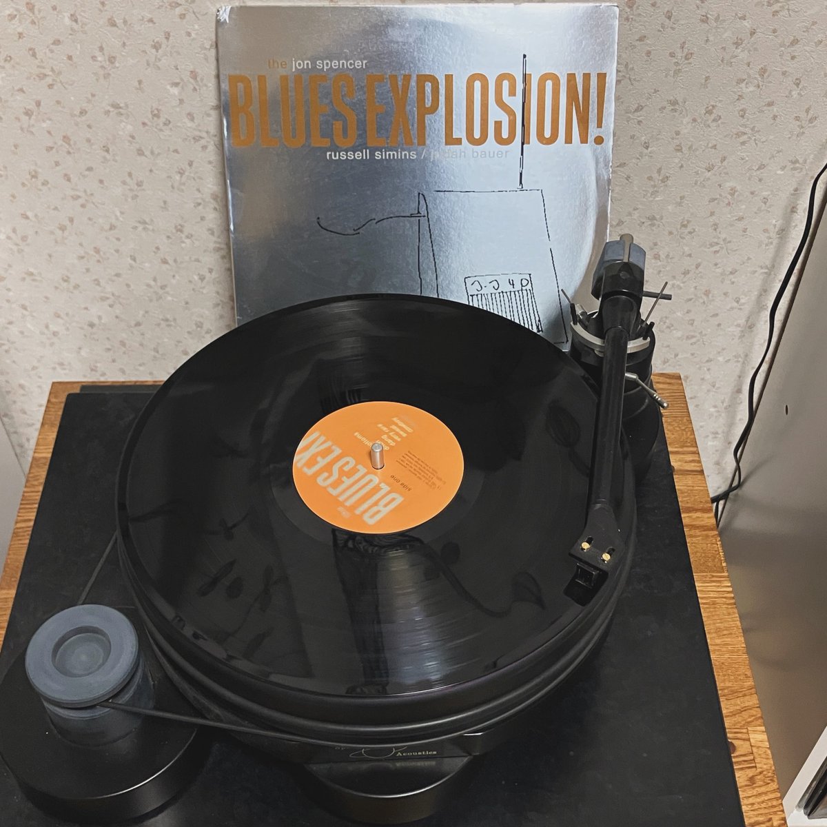 Tabatamitsuru's tweet photo. 【レコード】The Jon Spencer Explosion - Orange 1994年作。いや、これヤバい（爆）今のシステムでこんなに聞こえるとは思ってもいなかった。もっともっと再評価をと思う。最強のブルース・ロック・アルバム。 https://t.co/8fYEn3QaVx