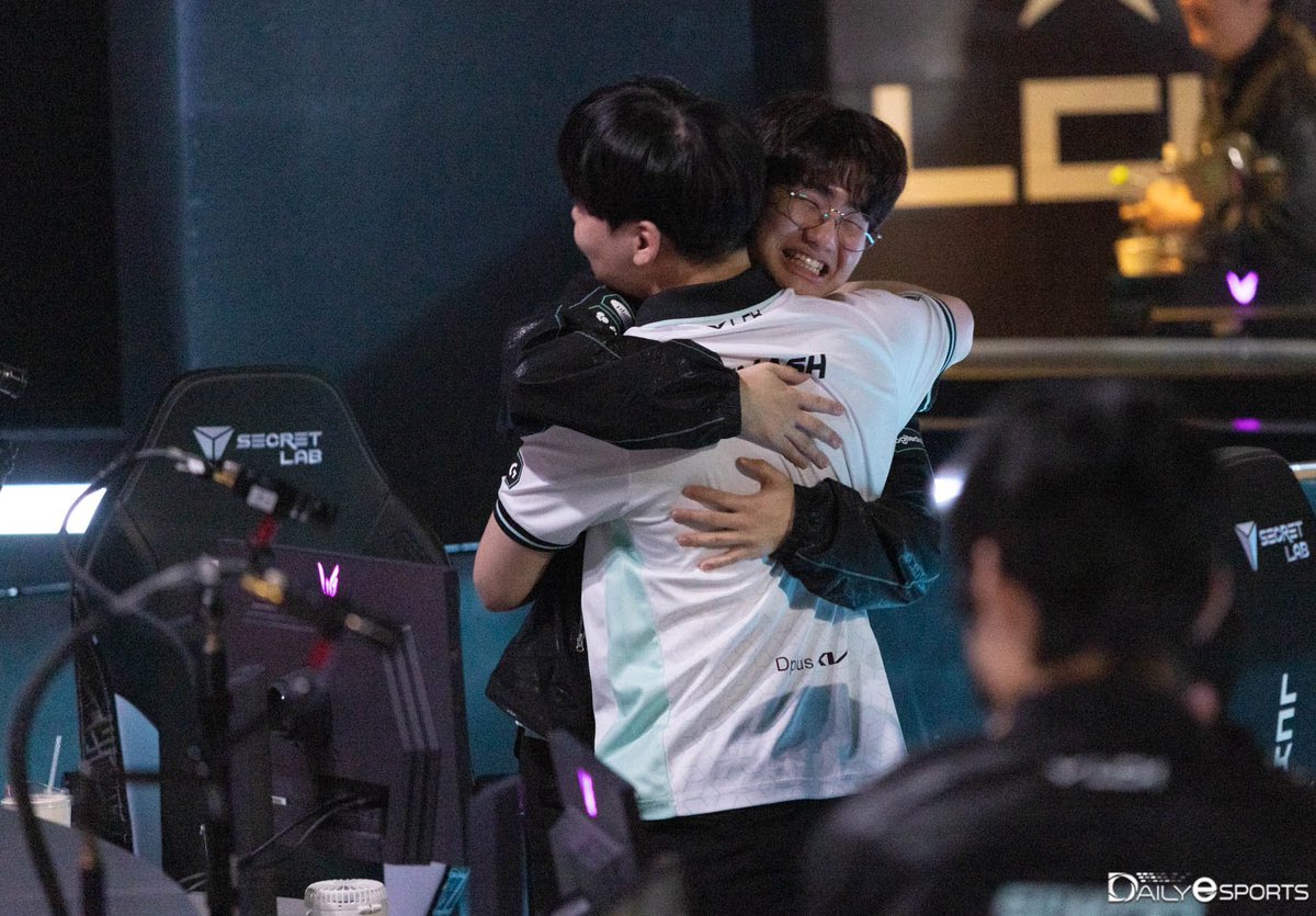 this picture has me in shambles i am so proud of you my bot duo