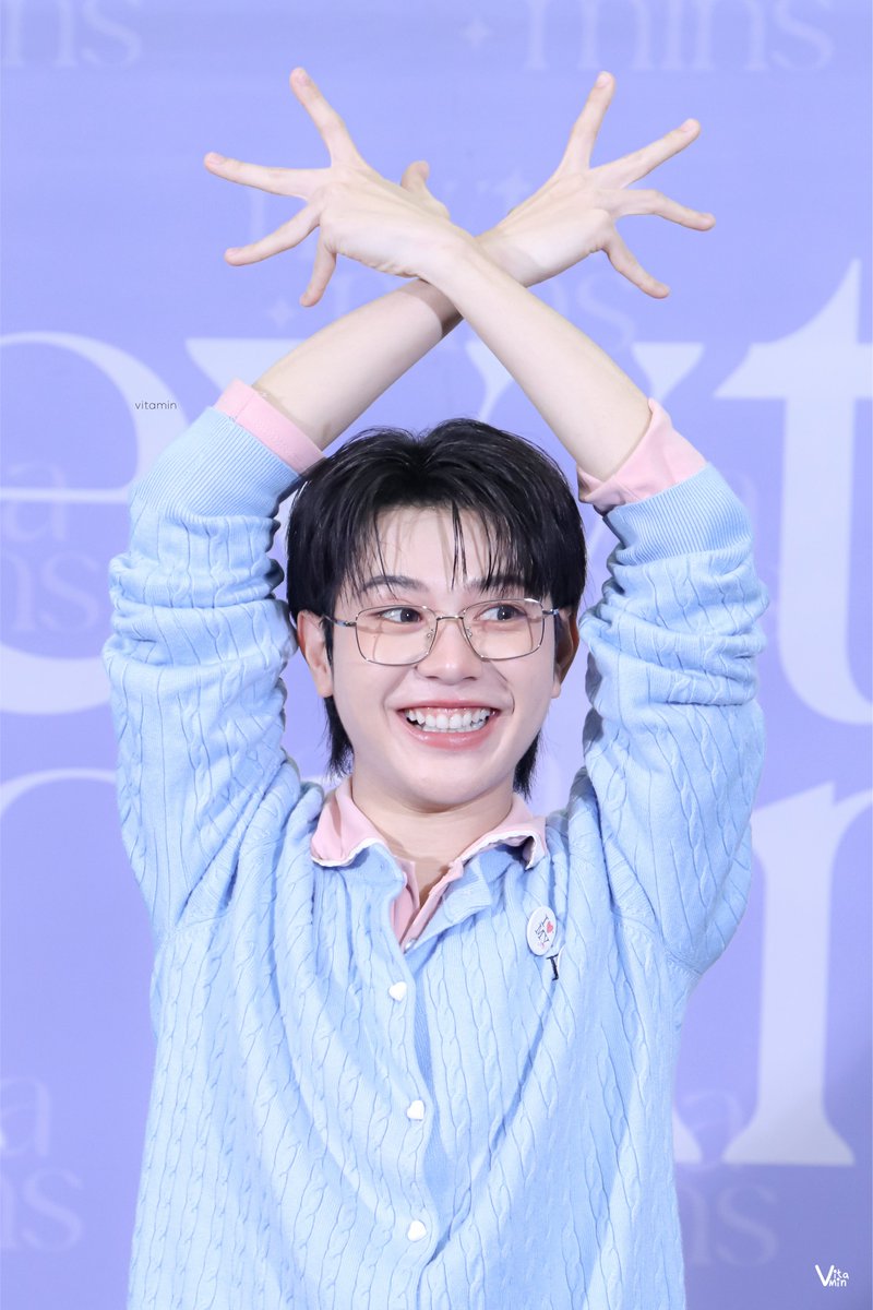 vitamin_CTR's tweet photo. ท่าโพสของคนเริ่ดๆป้ะ 😆😂 5555555

#NewtaminsxBeverTonliew 
#tonliewmtp 🌱 https://t.co/rIlCRBeYVE