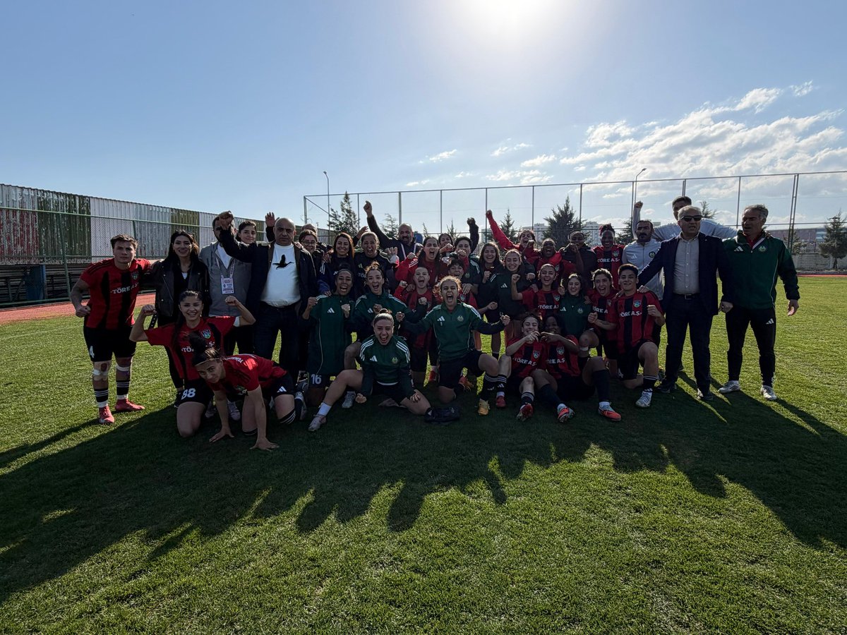 Bugün doğunun derbisinde sahaya sadece kazanmak için değil, karakterimizi ortaya koymak için çıktık. Deplasmanda karşı karşıya geldiğimiz Amed Sportif Faaliyetler karşısında ilk düdükten son ana kadar oyunun kontrolünü bırakmadık.

Karşılaşmanın 14. dakikasında gol kraliçemiz