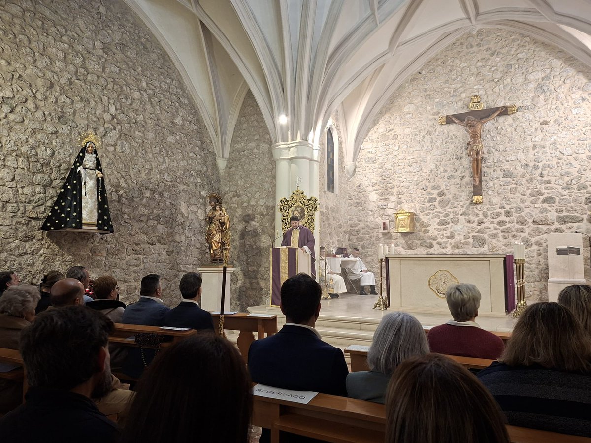 SSepulcroValde's tweet photo. En la tarde de ayer, miembros de la junta de nuestra Cofradía participaron en la celebración de la Hermandad del Santo Sepulcro de San Martín de la Vega.
Agradecemos la invitación de dicha Hermandad y seguimos potenciando la relación entre Cofradías para el enriquecimiento mutuo. https://t.co/Wil9LLO9Jm