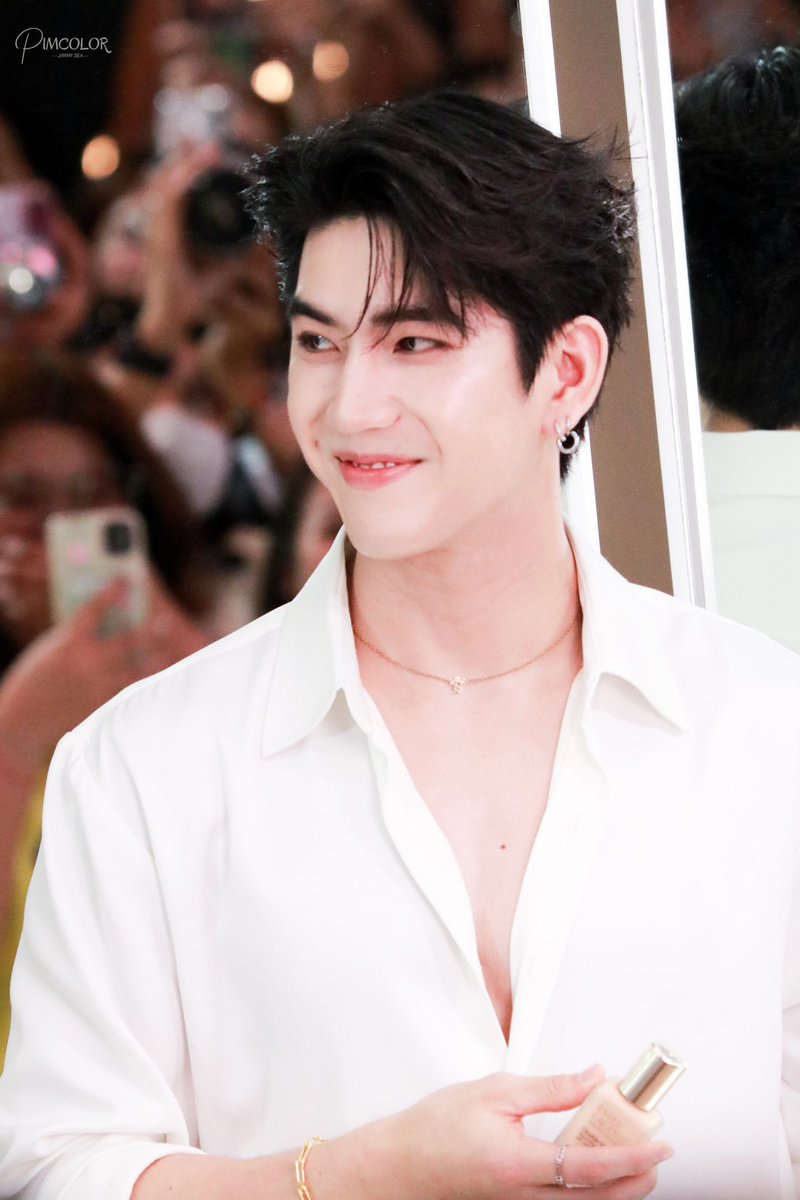 จังหวะแอคถ่ายรูปแล้วหันมายิ้ม
กระชากใจแม่ๆก็ทำแม่ ~ ไม่อยากเป็นแม่แล้ว

//นี่แหละๆถูกใจใช่เลย ของแม่ๆ แม้แม่ปลอมน่ะ
STAY IN SEA TAWINAN

#EsteeLauderxSeaTawinan
#sea_tawinan : <a href="/Sea_tawinan/">Inthu, Tarotist | ปิดรับดูดวงชั่วคราว (ลาพักใจ) 🔮</a>