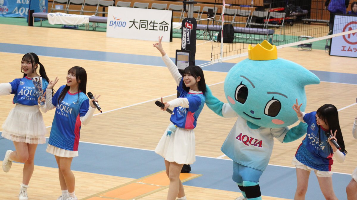 ほくりくアイドル部。 この日は11人来場。 ミニライブだけでなく