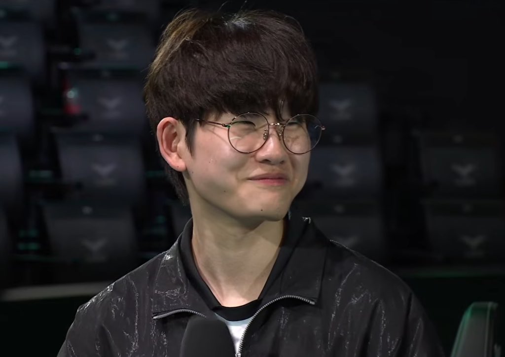 Dear 🦌 tweet media