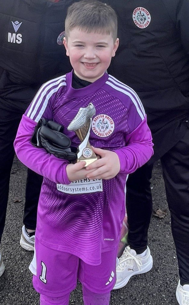 In yesterday’s 6-6 thriller against a really good side, Ben got MotM and scored a goal from his kick out (his second in two seasons!). At 7 years old, he’s now scored 2 more than I ever scored. Not embarrassing at all 🤣

Love how much he enjoys playing ❤️

#Proud