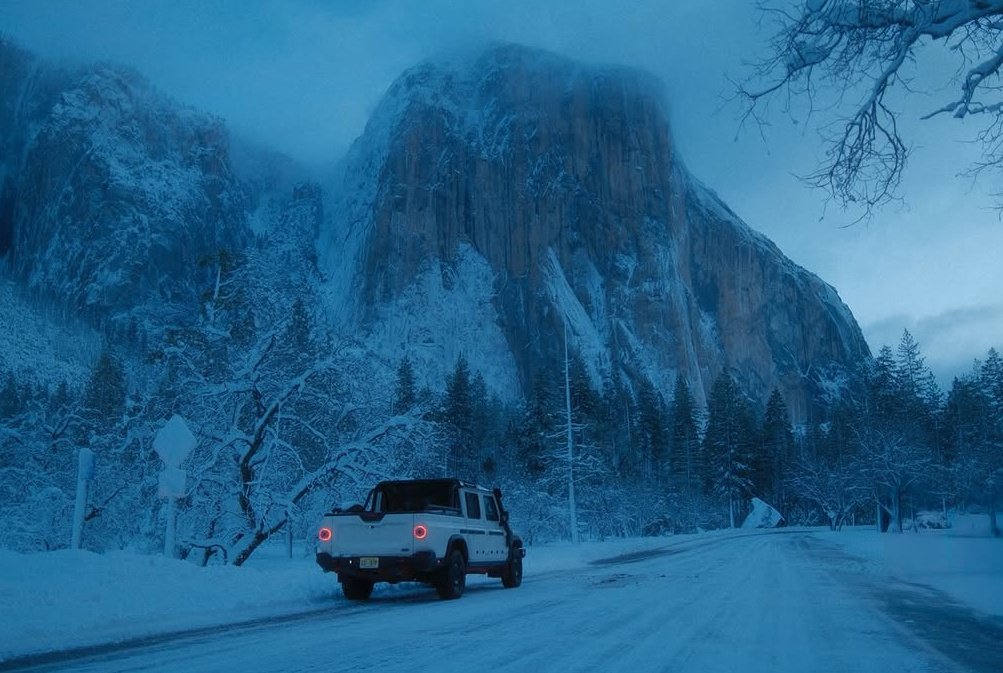 visualsofearth1's tweet photo. Quiet moments in Yosemite National Park at blue hour https://t.co/8270NWiYy0