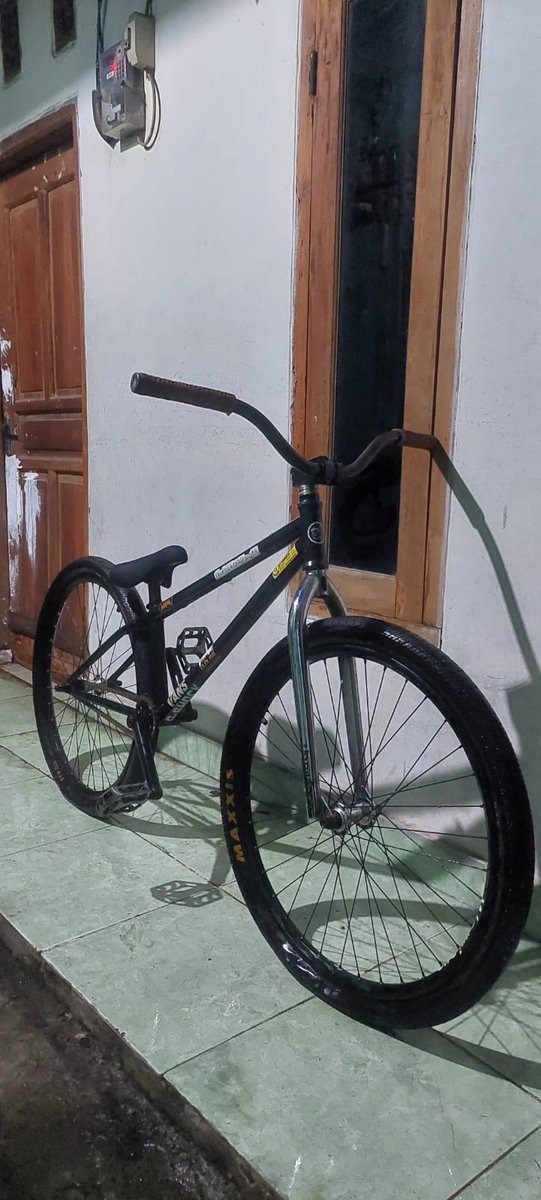 dahlan_he's tweet photo. #WTS sepeda kesayangan.

Mtb street atau dirt jump, iLL Bike peanuts 26"

Rp 5.000.000 (nego)

Lokasi Cikarang Utara - Kabupaten Bekasi

Jika berminat silahkan DM saja.
Terima kasih

#fnfjb #mtb #bmx #fixie #jual #beli #sepeda #cikarang #kalcer #ytta https://t.co/tL8drhc0E6