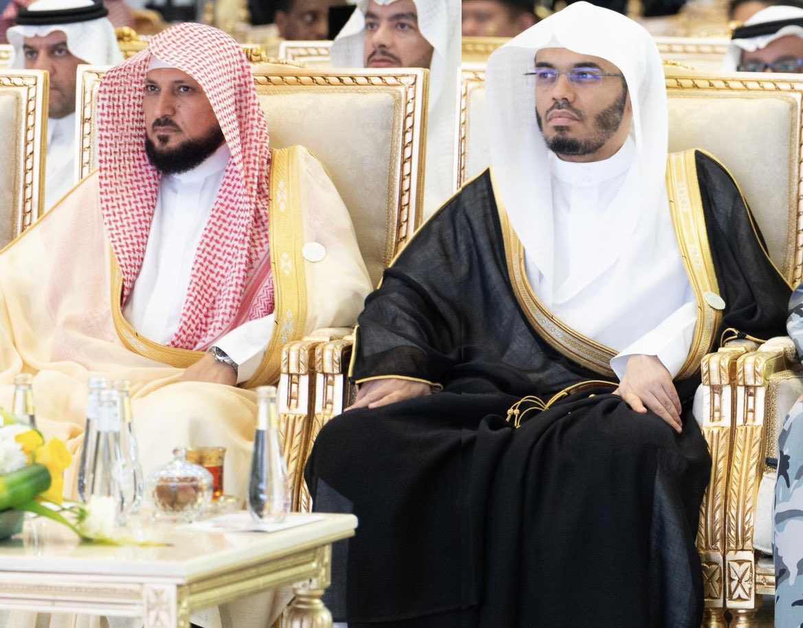 اماما صلاة التراويح في المسجد الحرام ليلة 6 رمضان 🌙 1447هـ 
فضيلة الشيخ د. #ماهر_المعيقلي  الثلاث تسليمات الأولى
فضيلة الشيخ أ.د #ياسر_الدوسري التسليمتان الأخيرة والوتر