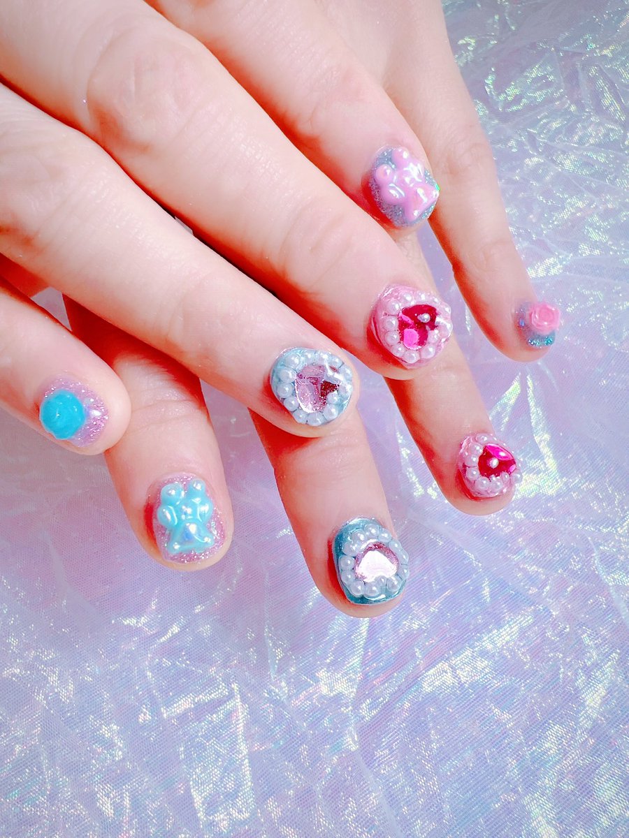 ボンジュール鈴木さんの前回と今回のネイル♡ ピンクと水色合わせ