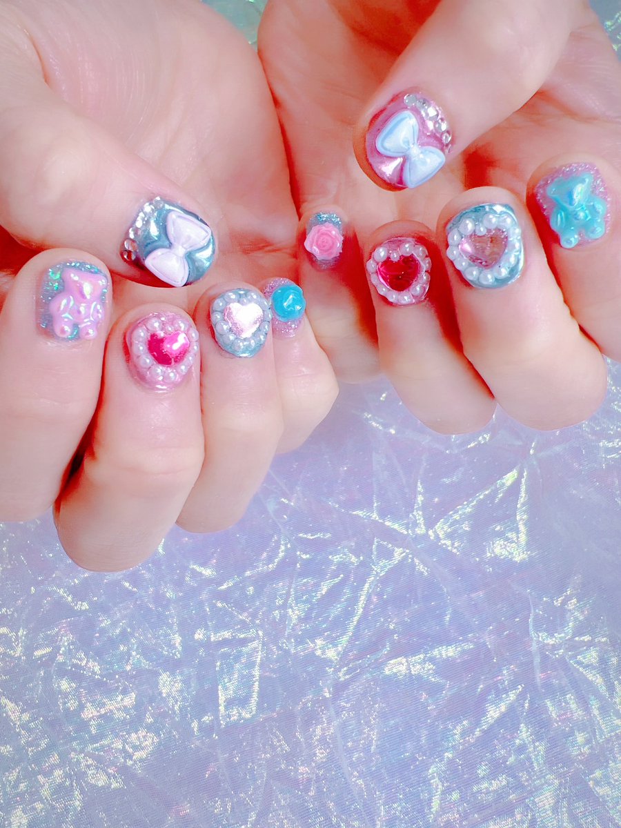 ボンジュール鈴木さんの前回と今回のネイル♡ ピンクと水色合わせ