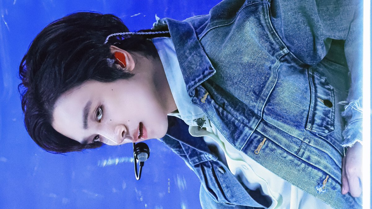 𝙍𝙚𝙙                                                𝘽𝙡𝙪𝙚