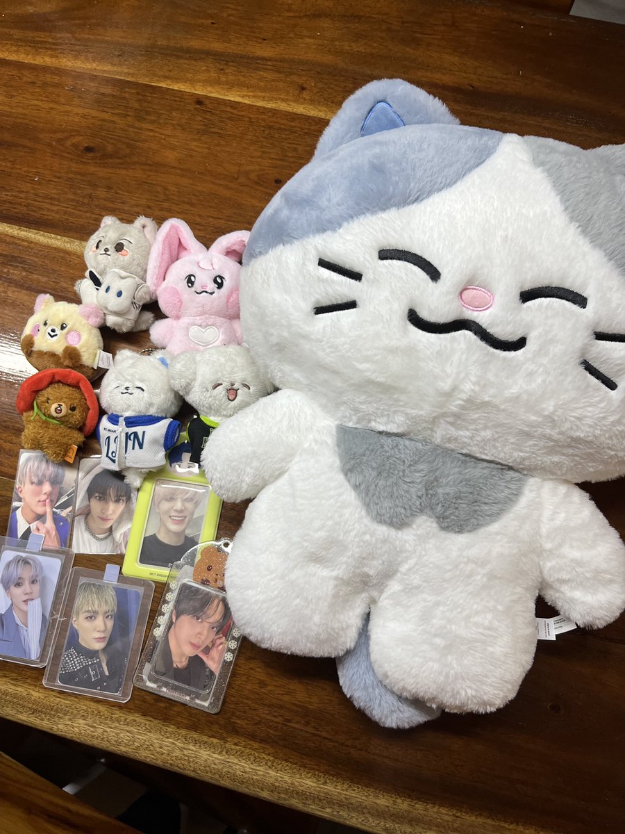 trix☁️ working era tweet media