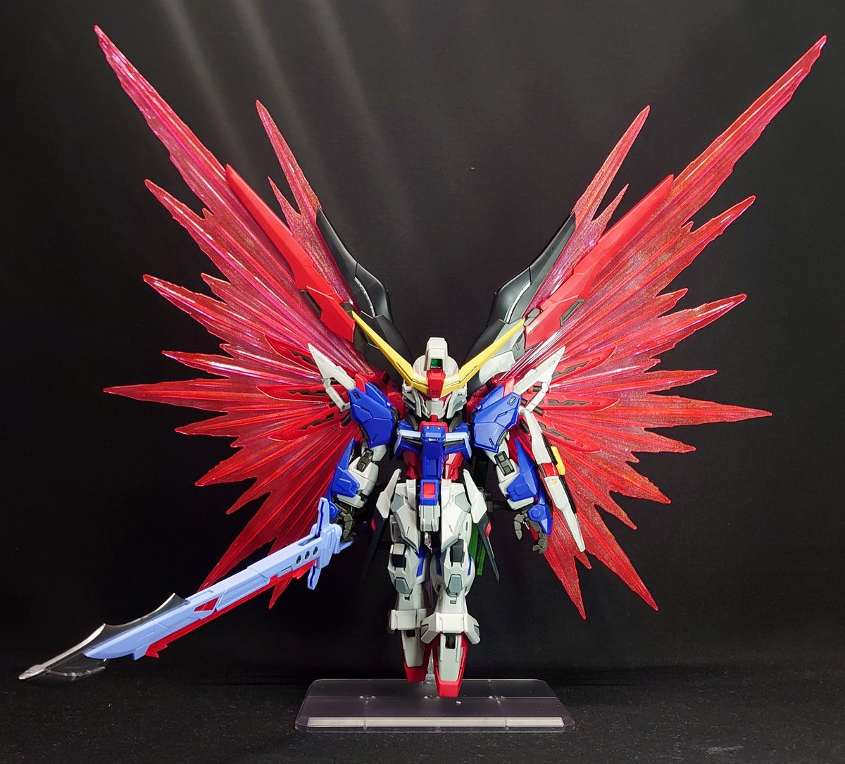 MGSD デスティニーガンダム完成！
めっちゃカッコイイぞ！そして光の翼でけぇ！(光の翼はガンダムマーカー トランザム ロボレッド吹いといた