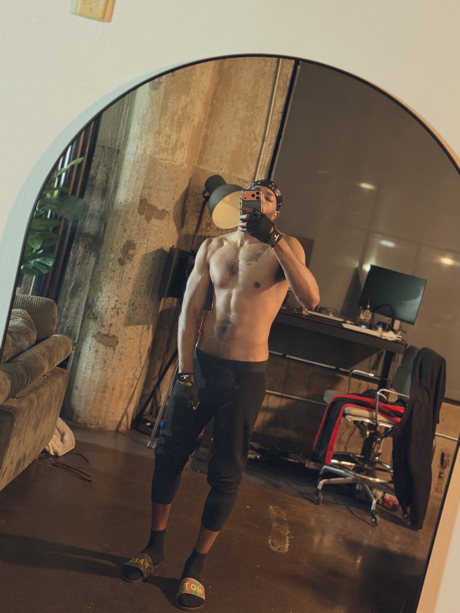 johni.cash 🎱 tweet media