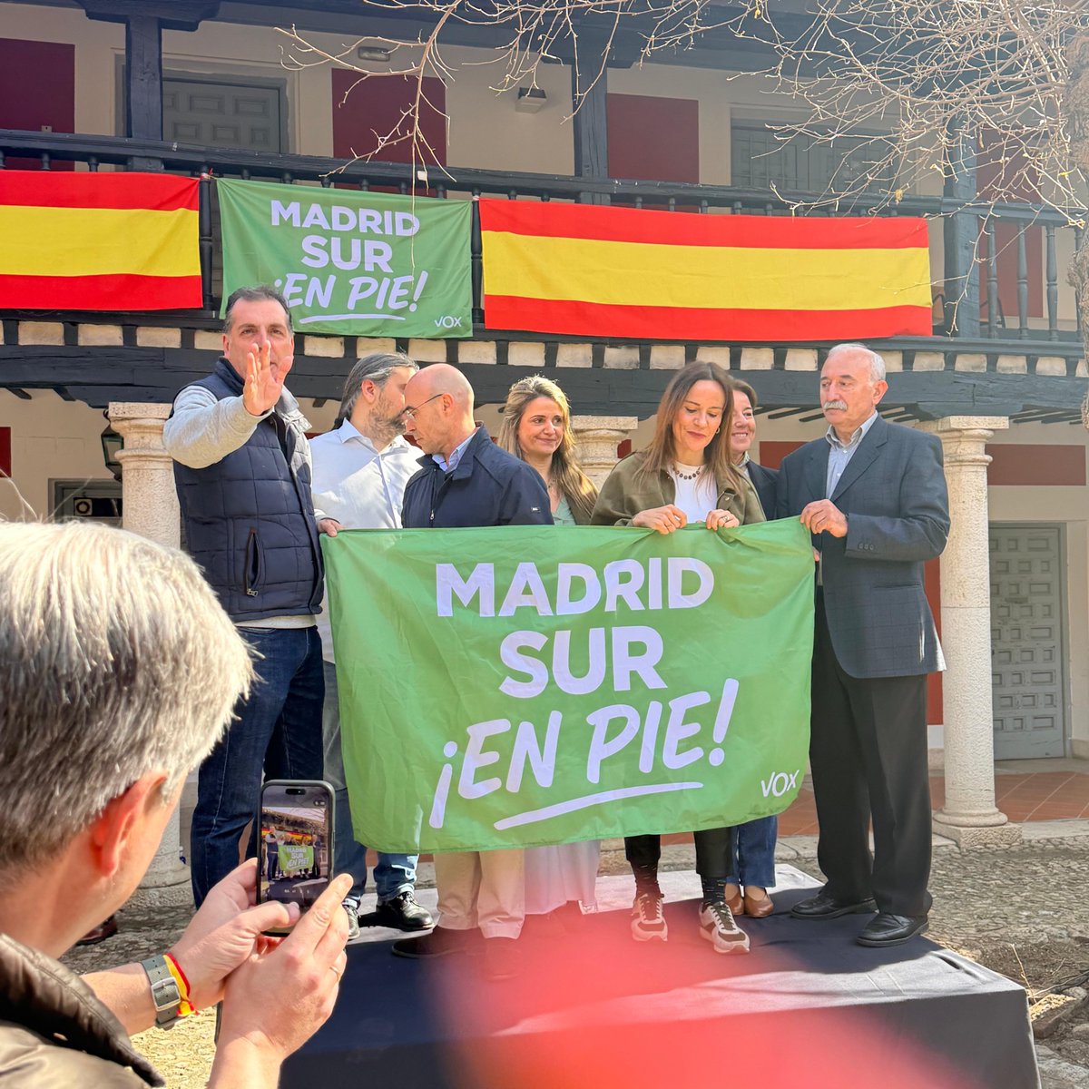 Galapagar en Getafe acompañando a Isabel, la que dice la verdad, y a Buxadé, entre otros dirigentes, hablando de los problemas reales de los madrileños.

<a href="/madrid_vox/">VOX Madrid</a>