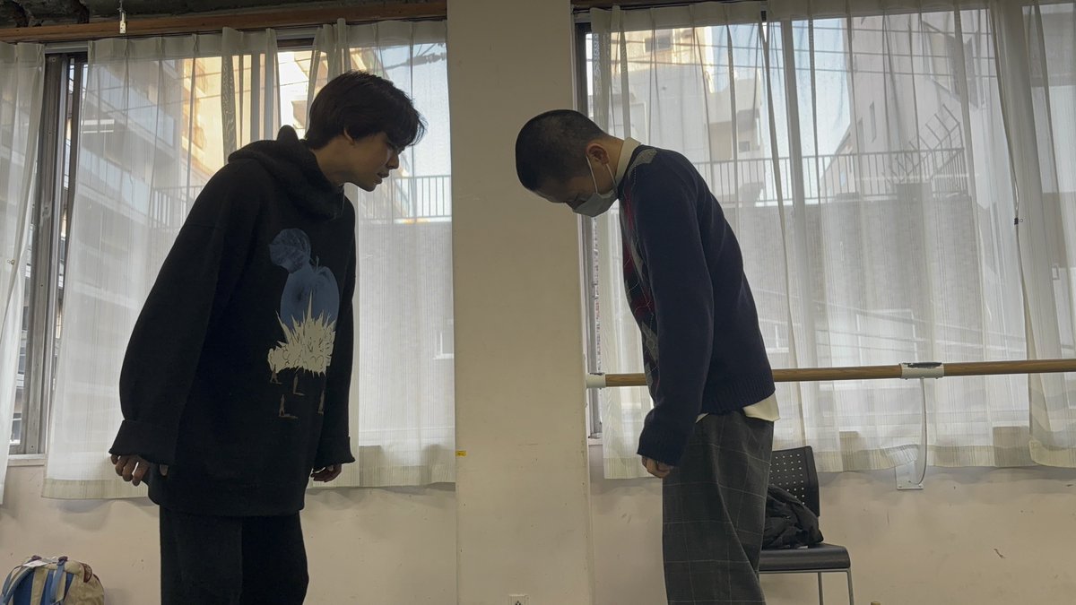 humunusWS2日間とも終了しました！
「人間と非人間の間に立ち上がる声」という抽象的なテーマを丁寧な知覚の積み重ねで解きほぐすワークショップでした。写真は「仮想的なチョウチンアンコウの触覚で聞き、喋る」参加者のお二人