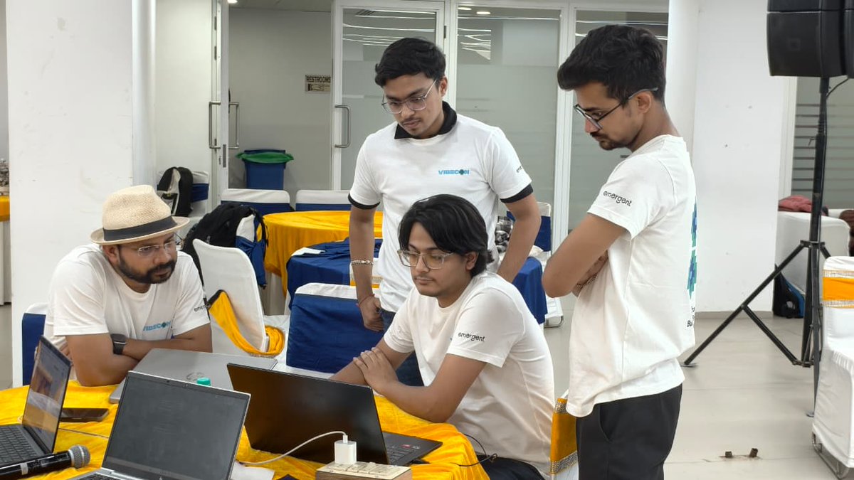 Emergent tweet media