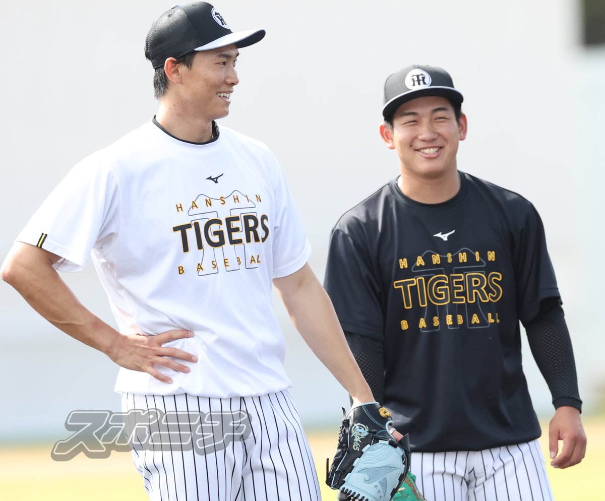 伊原陵人 投手のカバンには #湯浅京己 投手の写真が