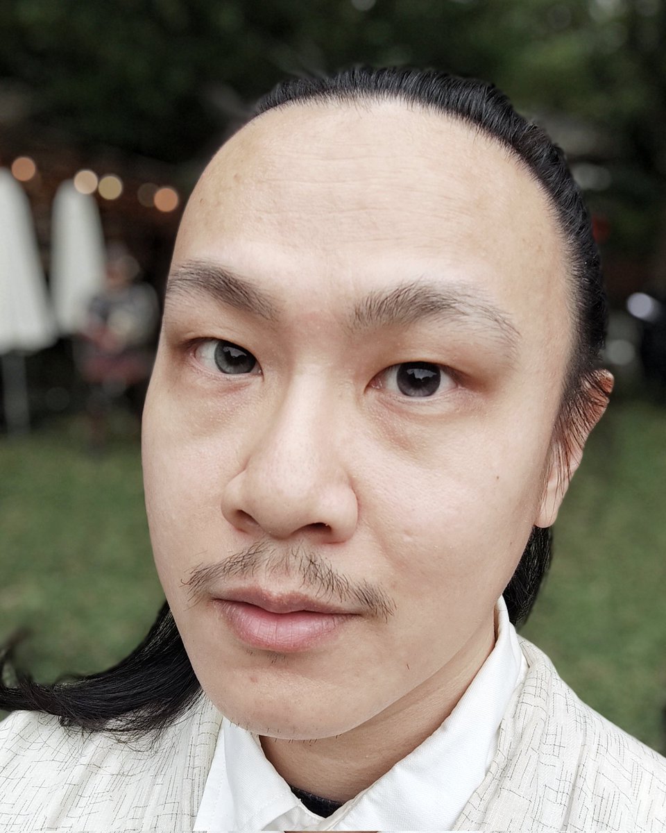 BrianLi813's tweet photo. 2026年隱眼首開！初四走春那天，開了屯一段時間的可糖最新的定軸高光系列，入手比較顯色度銀河貝果、極光曲奇兩款。前者是帶紫調的銀灰色高光，後者是薄荷綠的高光，男生戴都還不錯看。
#可糖 #定軸高光 #隱眼 #銀河貝果 #極光曲奇 https://t.co/OMNiigl8QS