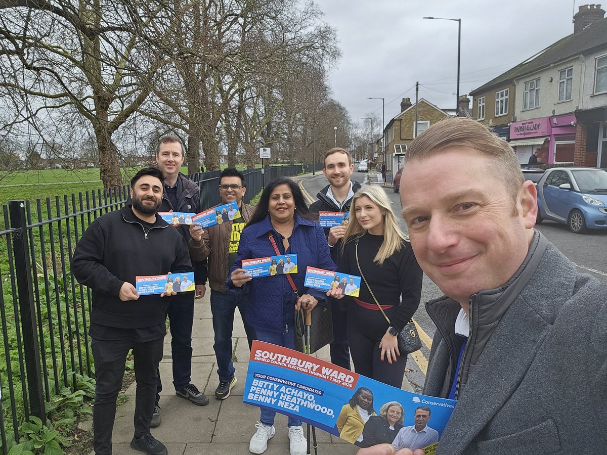 ChrisDey4Grange's tweet photo. Brilliant to have so many colleagues campaigning in Southbury yesterday.
Lots of residents telling us that they are fed up with this Labour Council. Switching their vote to us on May 7th to save Enfield.
Vote @Conservatives on May 7th
#saveEnfield https://t.co/o7HBJR2ire