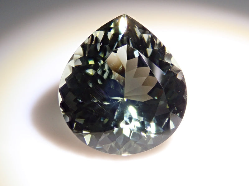 奥から湧き上がるような輝きにも注目です✨