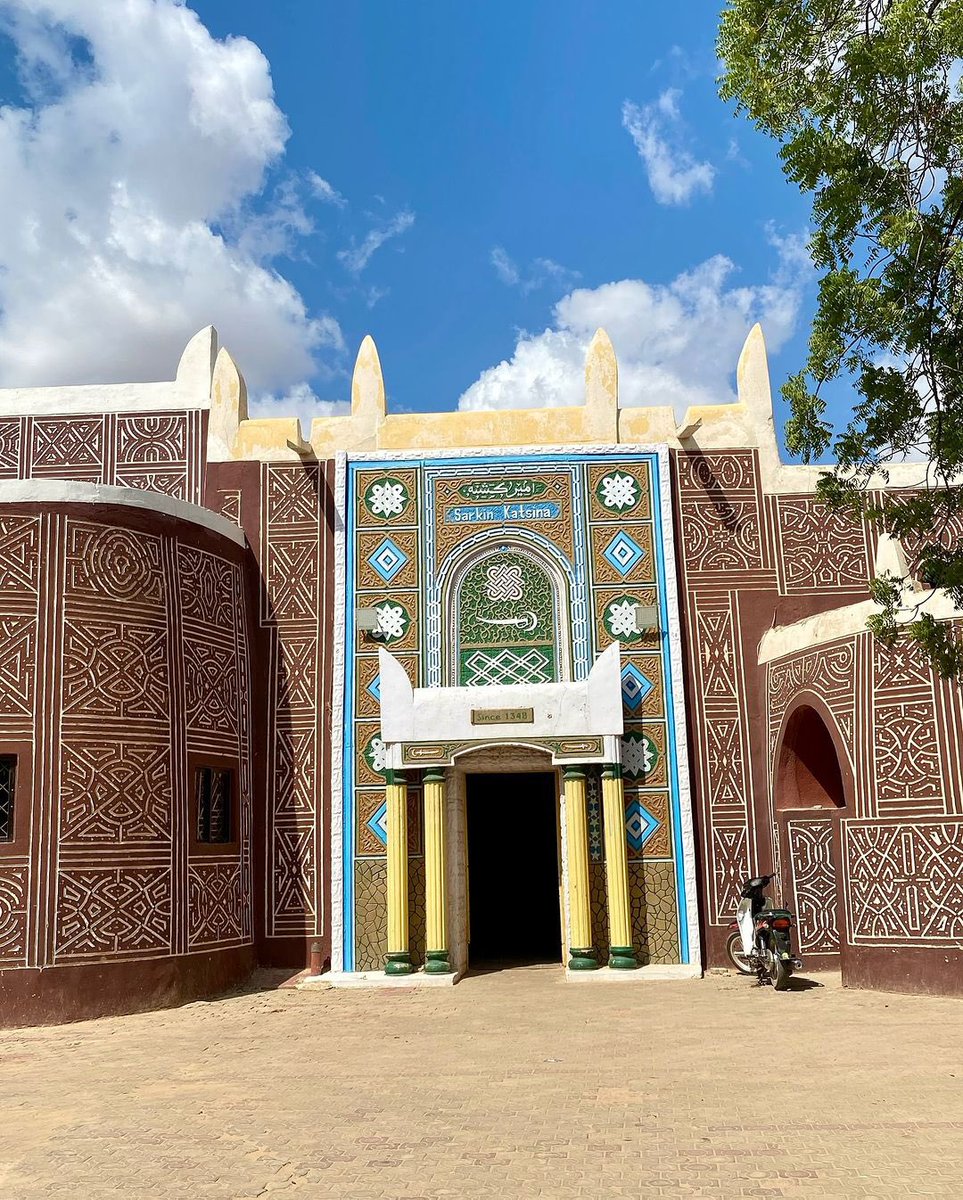 The Sudano-Sahelian architecture in Northern Nigeria.

From Mali to Senegal, Niger to Nigeria, and Burkina Faso, Sudano-Sahelian architecture is a living tradition of West Africa, built primarily from earth (adobe) and wood, shaped by climate, religion, and community life.