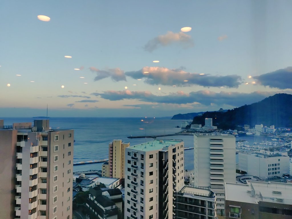 _asahi_29's tweet photo. とっても眺めの良い部屋と
美味しい夕食バイキング🍻✨ https://t.co/Fhljh7ni9q