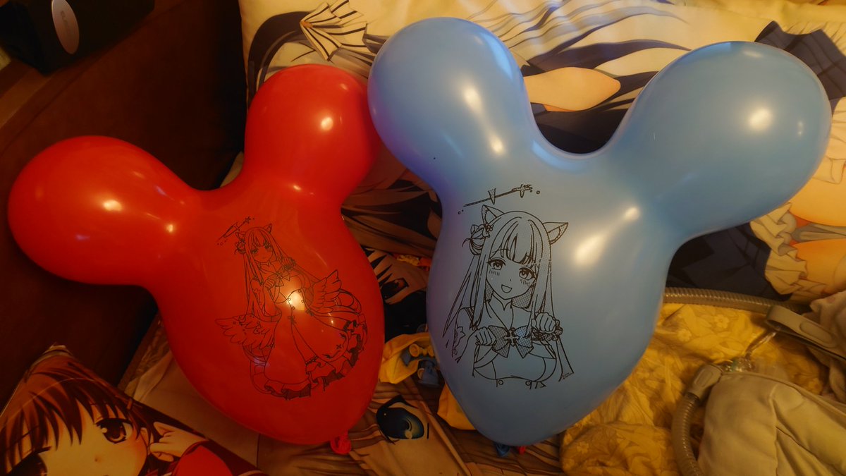 t_m_sub_1's tweet photo. ねこの日ですって？猫耳を貼っておこう⋯（風船自体はマウスな気もしないでもないが） https://t.co/k1myU4HOck