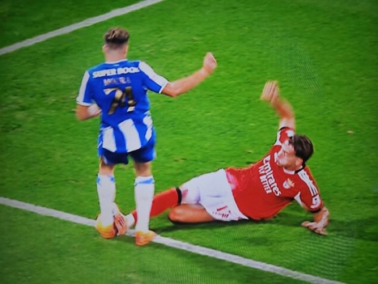 𝙑𝙞𝙩𝙞𝙣𝙞𝙣𝙝𝙤🇵🇹 #VitinhaBallondOr #MoffiOut tweet media