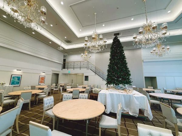 《残りわずか📢‼️》

ついに明日、ウェディング企画です🤍

純白のドレスに、アクセサリーはゴールドやパールをメインに揃える予定です🌟

残り3.7枠空きがあります⤵️
mer-photo.com/schedule/2026-…

ぜひご予約お願いします🫶