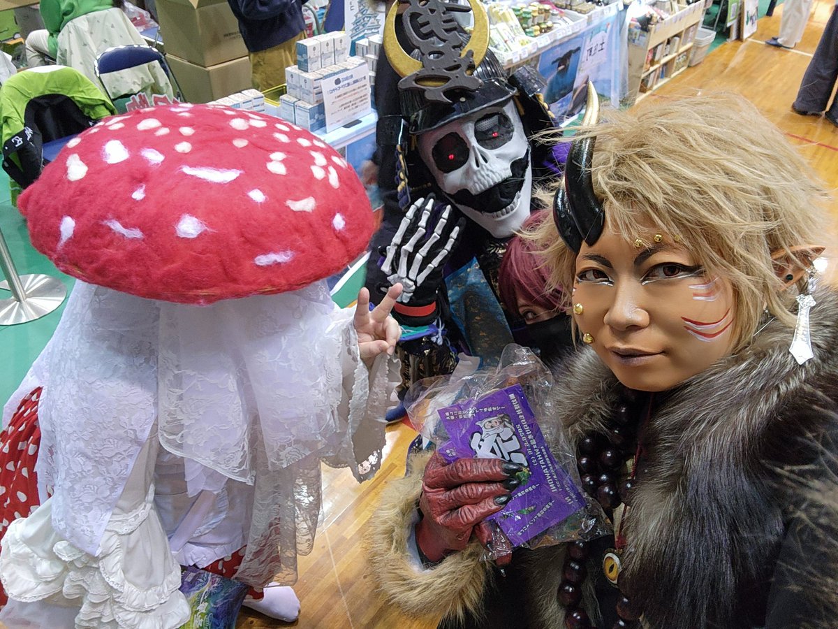 YO! SAY夏が 胸を刺激する～
…いやぁ、浜辺は風強すぎ(　´⊇｀)！

本日のおそくほーでした～
楽しかった～(人*´∀｀)！
#YOKAIEXPO
#妖怪万博