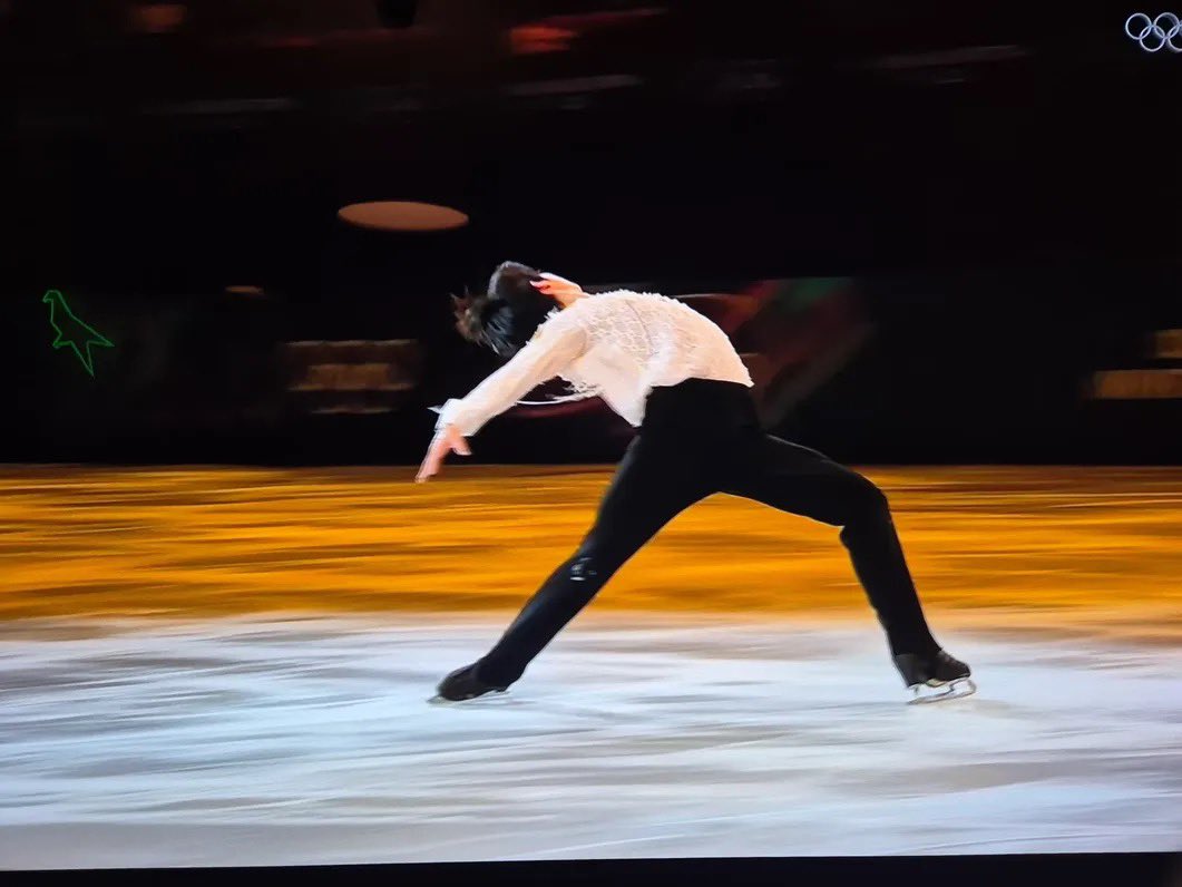 차준환 올림픽 갈라 🇸🇪스웨덴 해설 반응

- 많은 사람들이 차준환 점수 덜 받았다고 생각하는데 자기도 그리 생각한다. (이거 벌써 한 3번째 말함)
- 남싱 중에 제일 잘하는 사람 중 하나다. 올라운더이며 특히 스케이팅과 뮤직성이 너무 뛰어나다.

🔗threads.com/@boa_studsar/p…