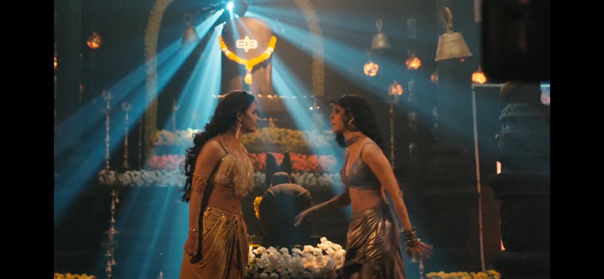 OfflTricky's tweet photo. OMG the battle 🤯
How can possible to someone hate her ?
Priyankaa yaar she’s the most bestest Naagin ever 🐍❤️
#naagin7 @PriyankaChaharO https://t.co/pTHJdJhrg4