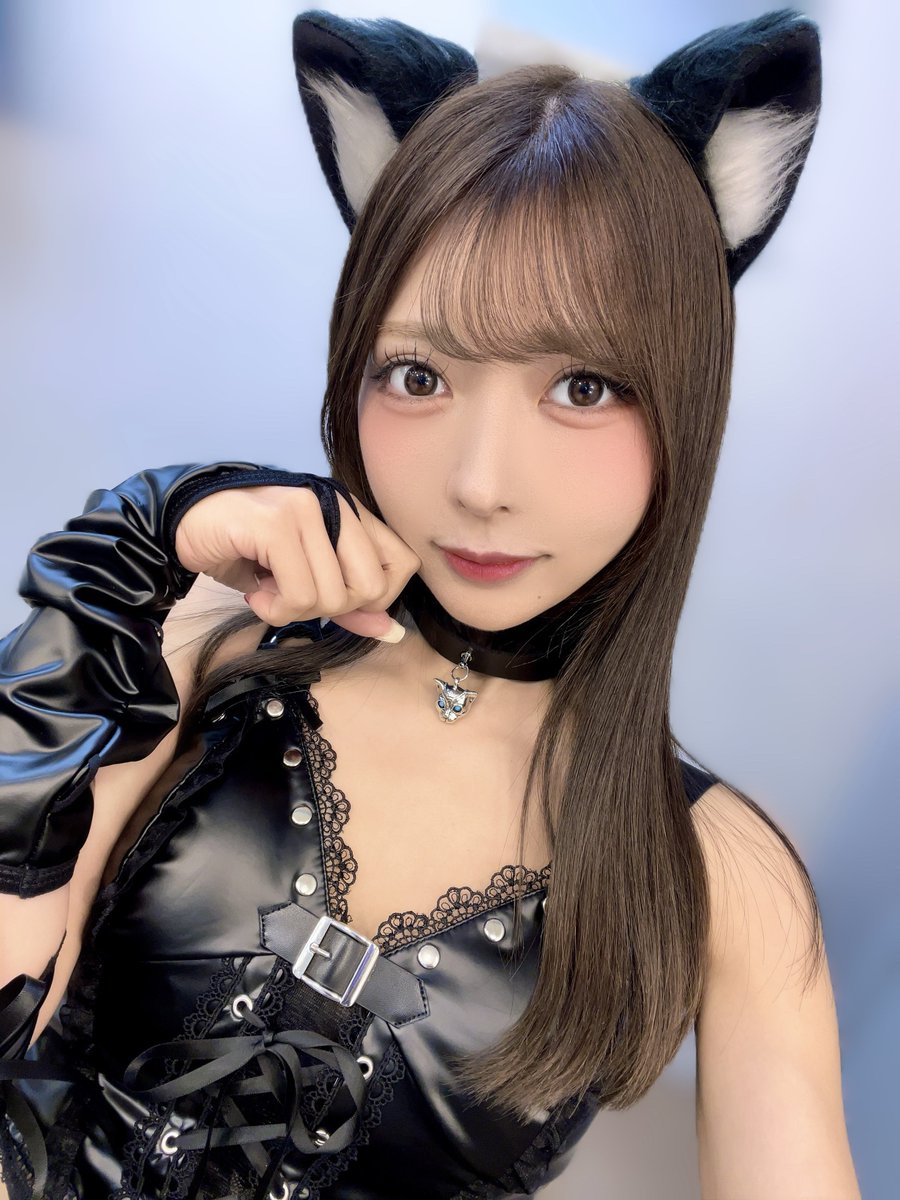 私が猫なら君はちゅーる🐈‍⬛🩷 #にゃんにゃんにゃんの日 #ねこの日