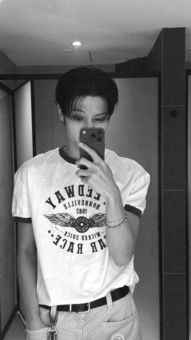 hongllet's tweet image. this futch ass outfit…#APPROVED