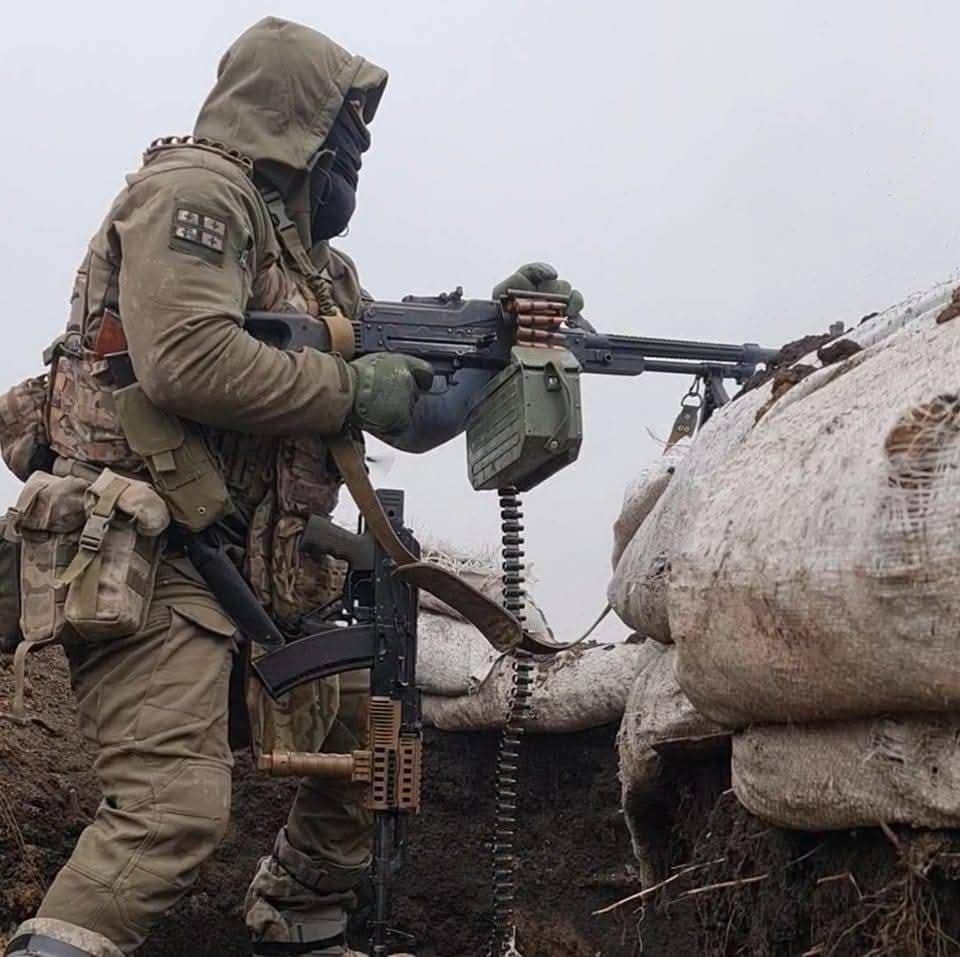 DakdaR22's tweet image. 44$ left to go reach 500$ milestone 🥰
Friends,  help us overcome it 🙌
Share my post for visibility 🙏
Let's equip Ukrainian defenders with realiable car

🚨128th Brigade Assault group Black Eagle needs SUV for their combat missions in Zaporizhzhia region 🇺🇦

🎯: 7800$
✅️: